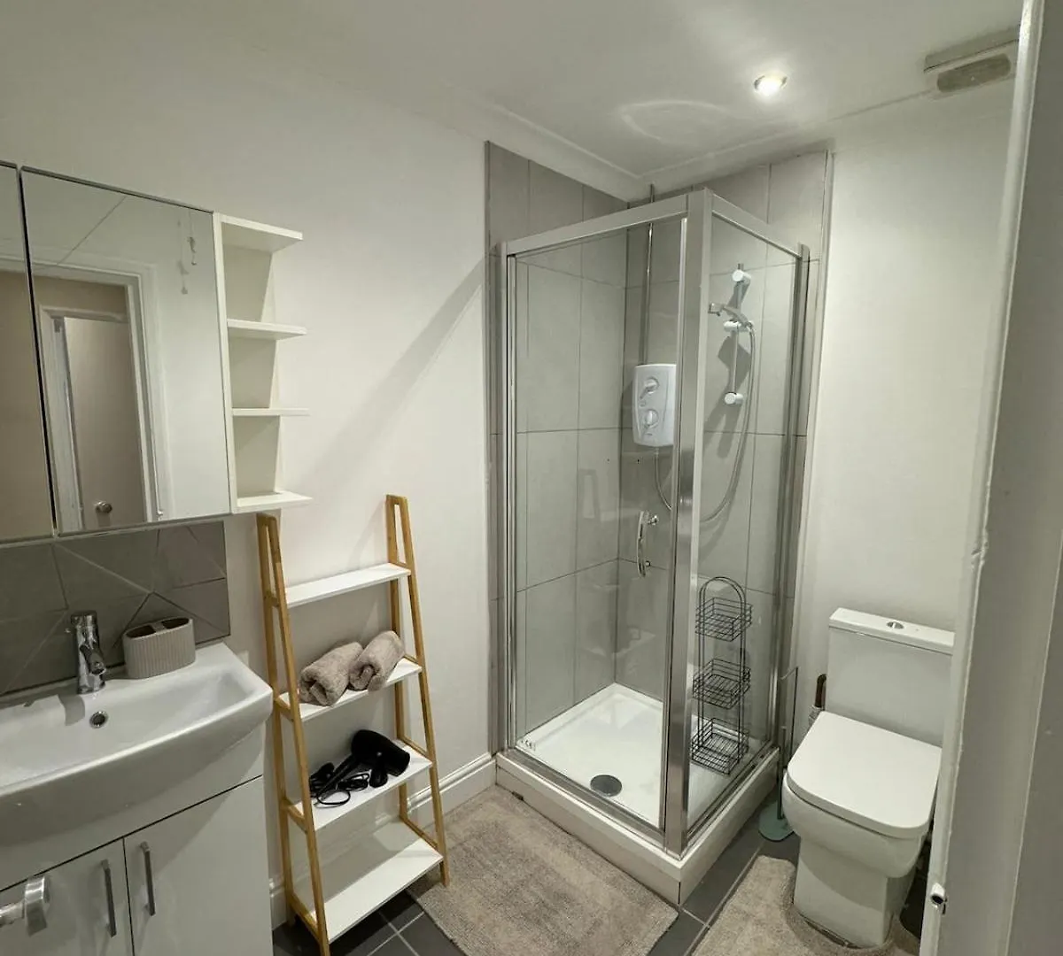 1 Bed Flat In Central Cambridge 0*,